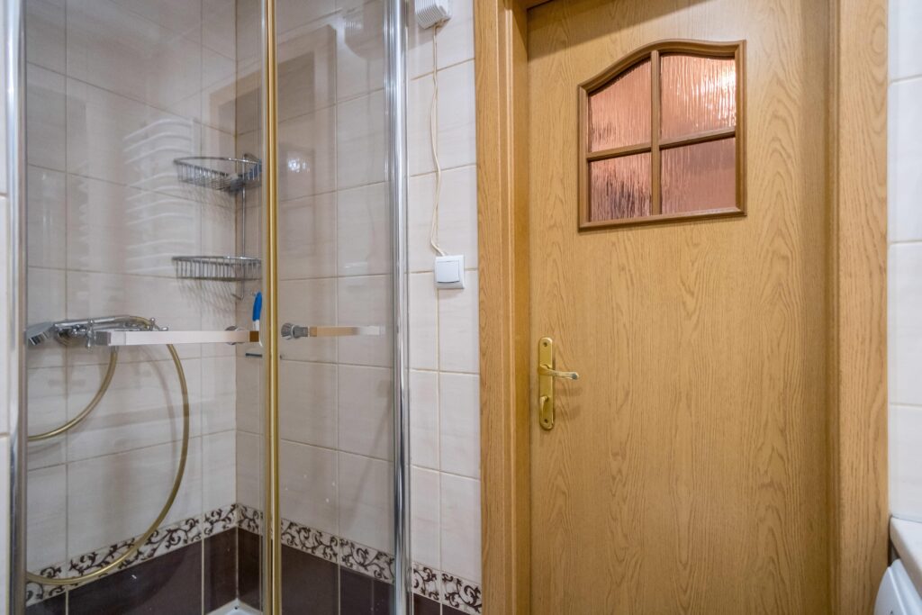 Przestronne trzy pokojowe mieszkanie - zdjęcie 18