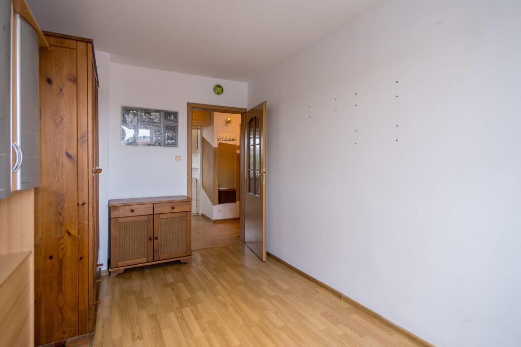 Przestronne trzy pokojowe mieszkanie - zdjęcie 19