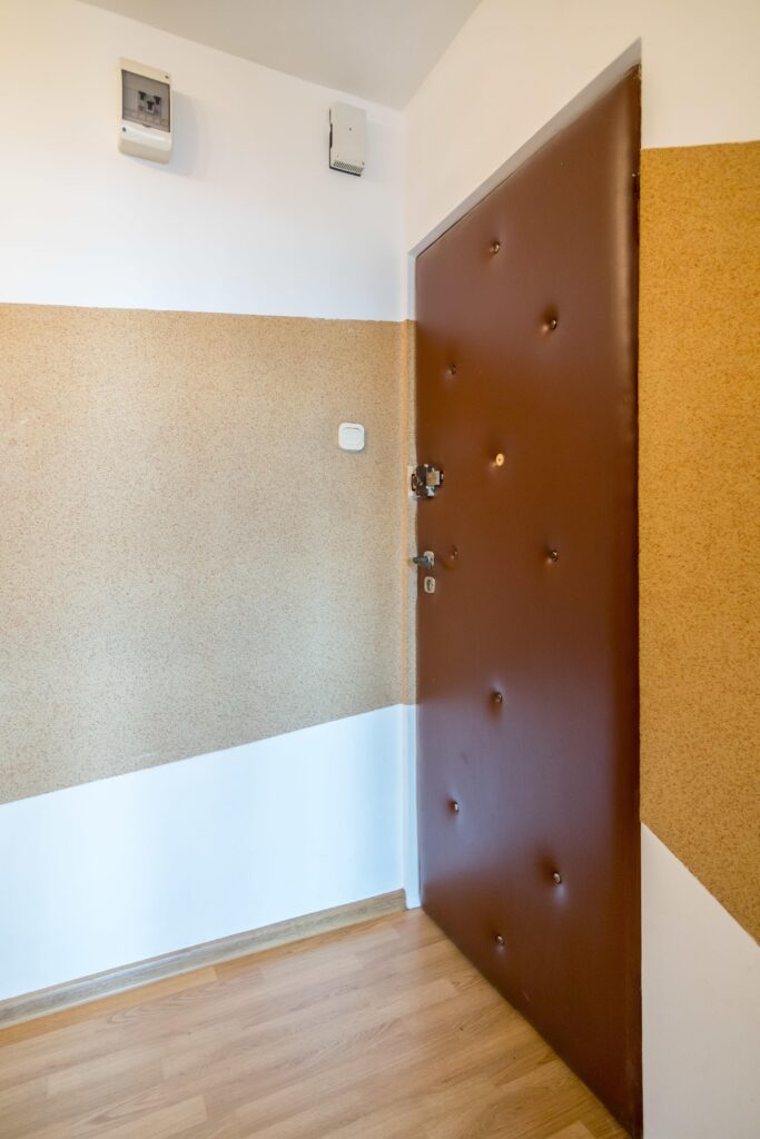 Przestronne trzy pokojowe mieszkanie - zdjęcie 25