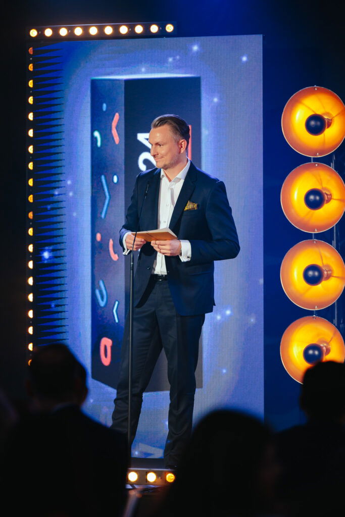 Prezes Grupy Morizon-Grata, Łukasz Szymak, podczas rozdania nagród Wizjery 2024