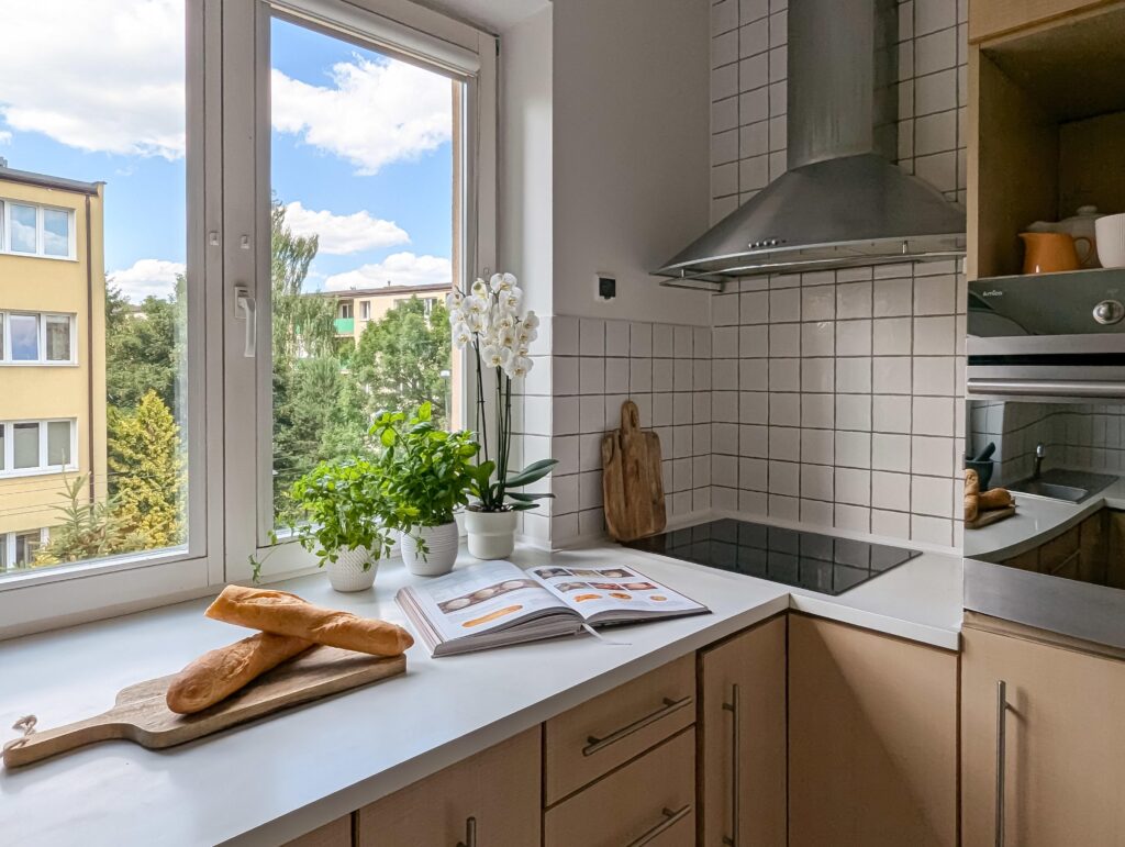 Trzy pokoje gotowe do wprowadzenia, garaż - zdjęcie 3