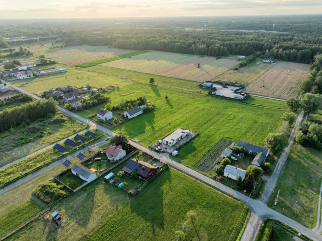 Duża działka 2519 m2, niedaleko Dębe Wielkie, WZ - zdjęcie 1