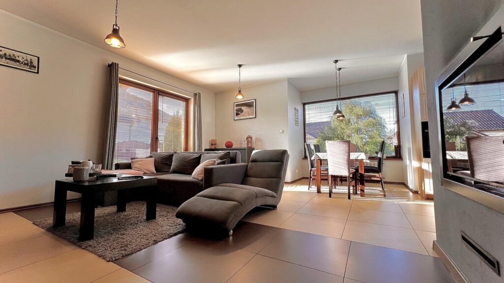 Dom w super stanie do zamieszkania Kamień Pom. - zdjęcie 1