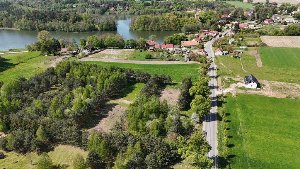 Działka marzeń przy jeziorach – cisza i natura! - zdjęcie 6