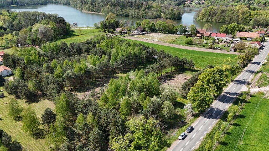 Działka marzeń przy jeziorach – cisza i natura! - zdjęcie 7