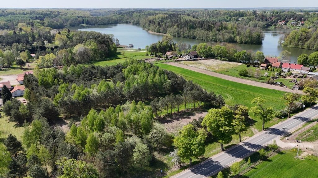 Działka marzeń przy jeziorach – cisza i natura! - zdjęcie 4