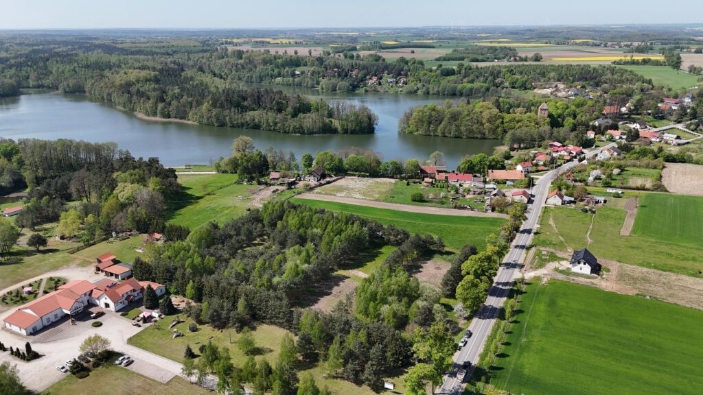 Działka marzeń przy jeziorach – cisza i natura! - zdjęcie 9