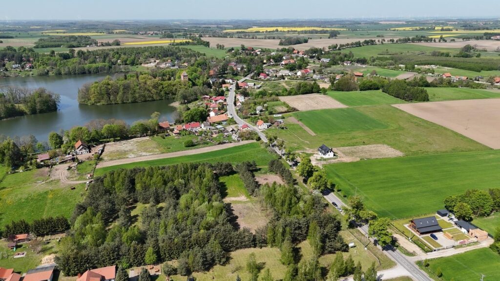 Działka marzeń przy jeziorach – cisza i natura! - zdjęcie 10