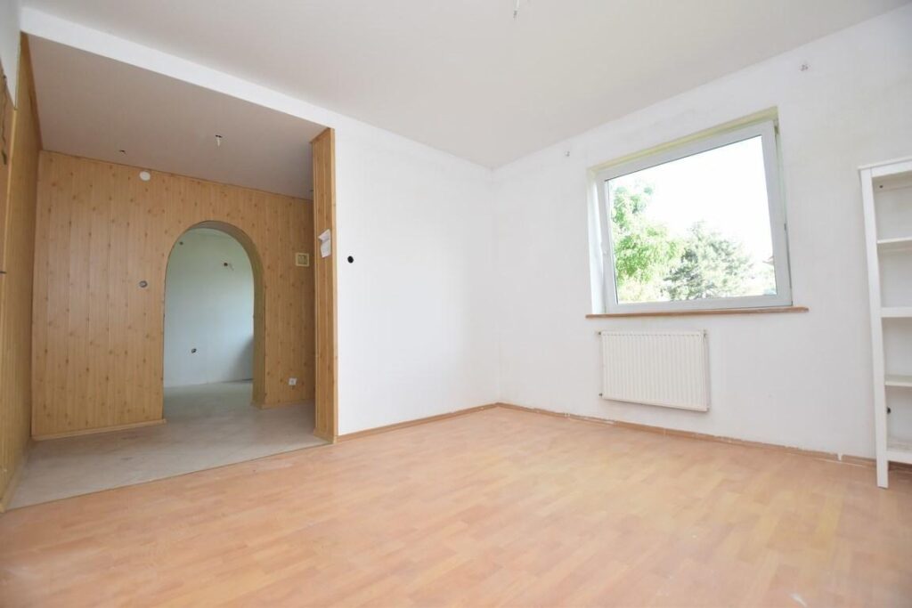 Wolnostojący dom - 240 m2,  gm. Lewin Brzeski - zdjęcie 1