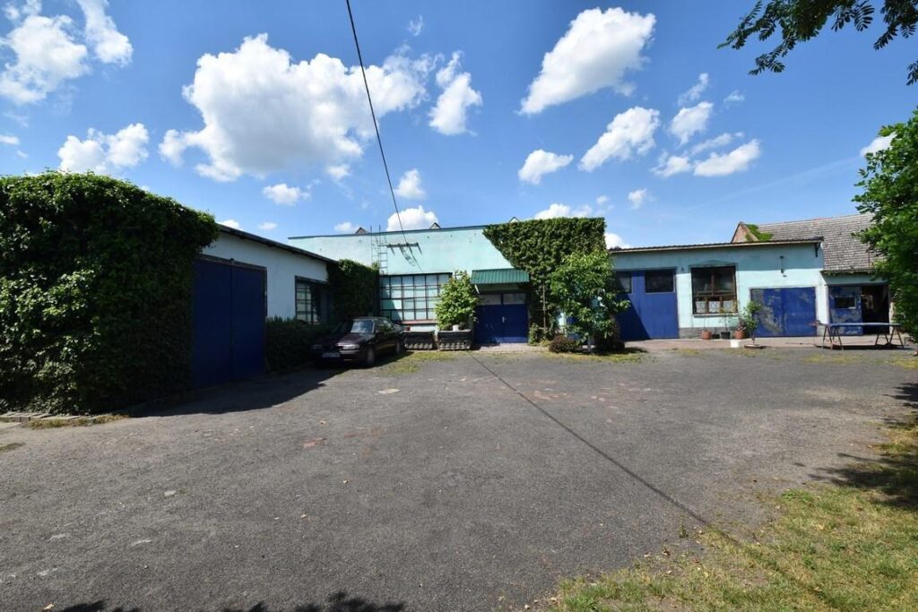 Warsztaty + 2 domy - zdjęcie 1