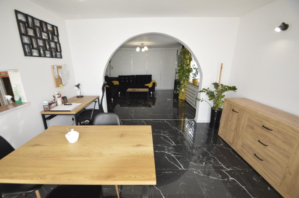 Gotowy dom z najemcami 7 pokoi/dla 2 rodzin - zdjęcie 4