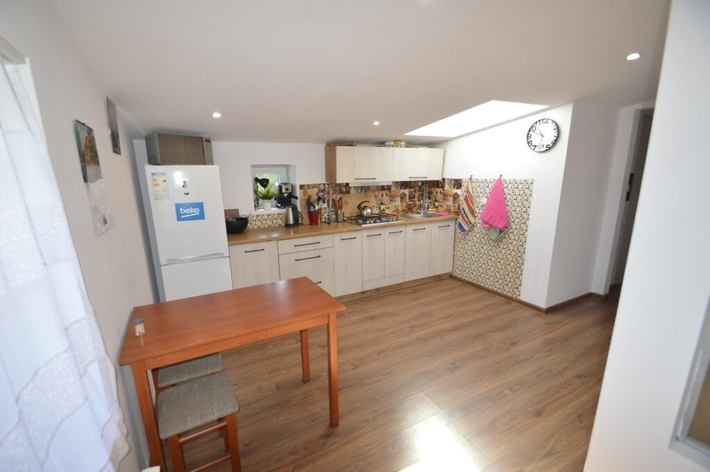 Gotowy dom z najemcami 7 pokoi/dla 2 rodzin - zdjęcie 6