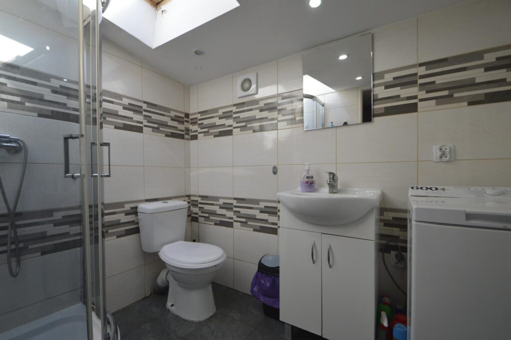 Gotowy dom z najemcami 7 pokoi/dla 2 rodzin - zdjęcie 10