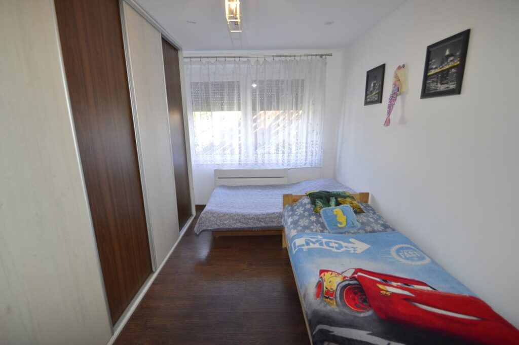 Gotowy dom z najemcami 7 pokoi/dla 2 rodzin - zdjęcie 13