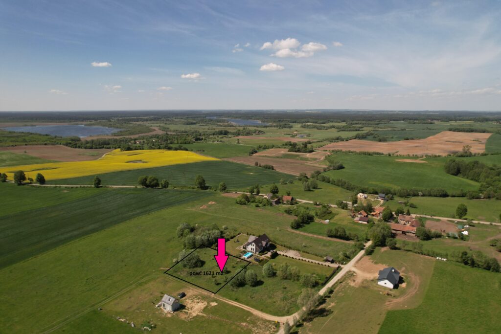 Na sprzedaż dzialka z wydanymi warunkami zabudowy - zdjęcie 1