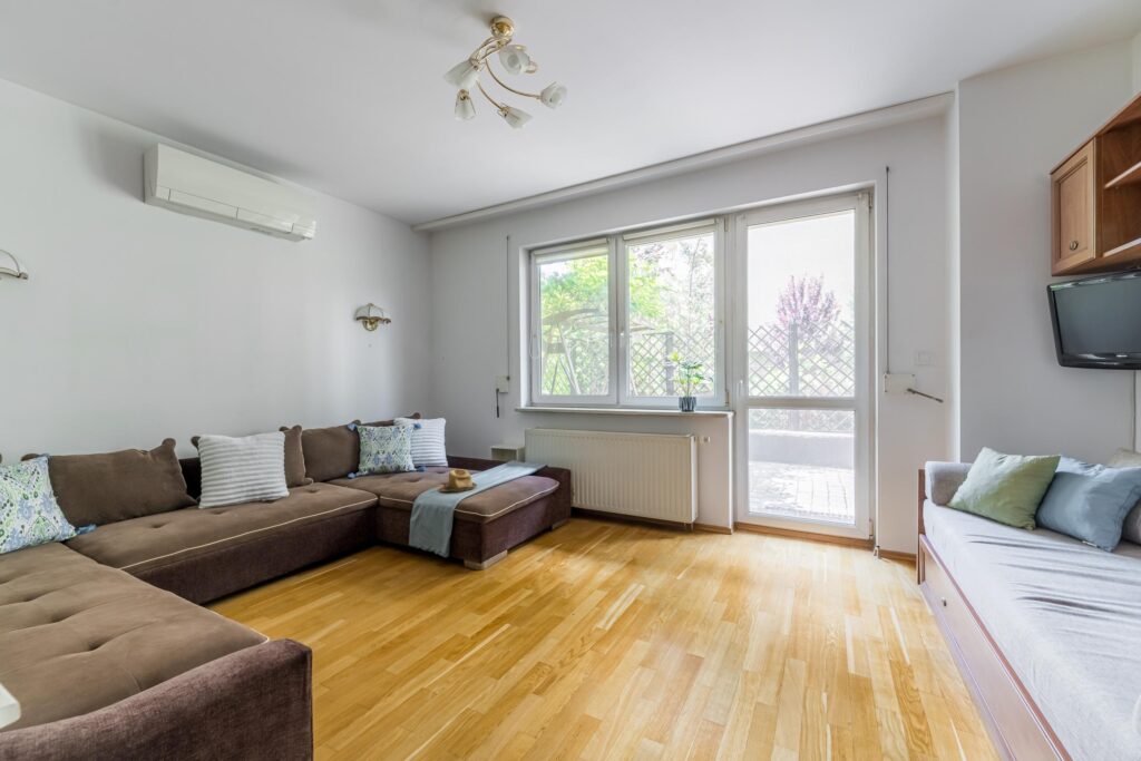 Ciche-taras, klimatyzacja, Park Szczęśliwicki - zdjęcie 1