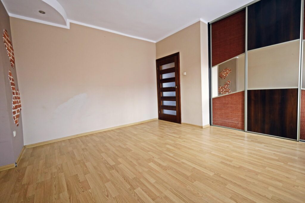 Mieszkanie dwupokojowe na pierwszym piętrze - zdjęcie 2