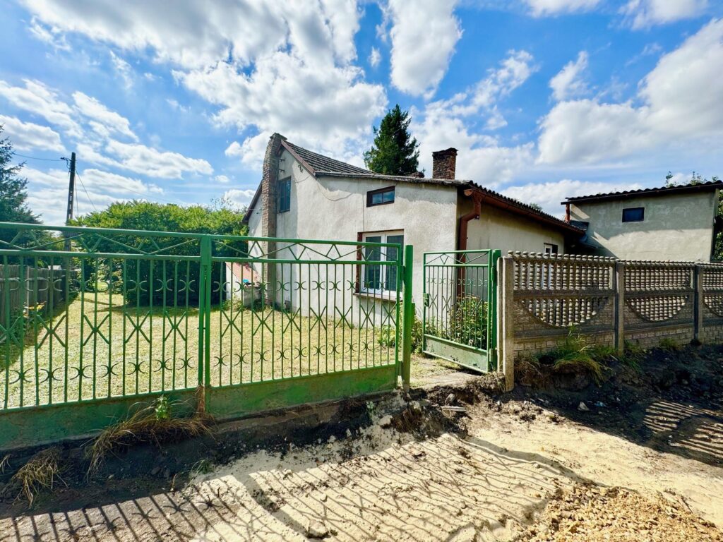 Mały domek ładnie położony blisko Zawiercia. - zdjęcie 8