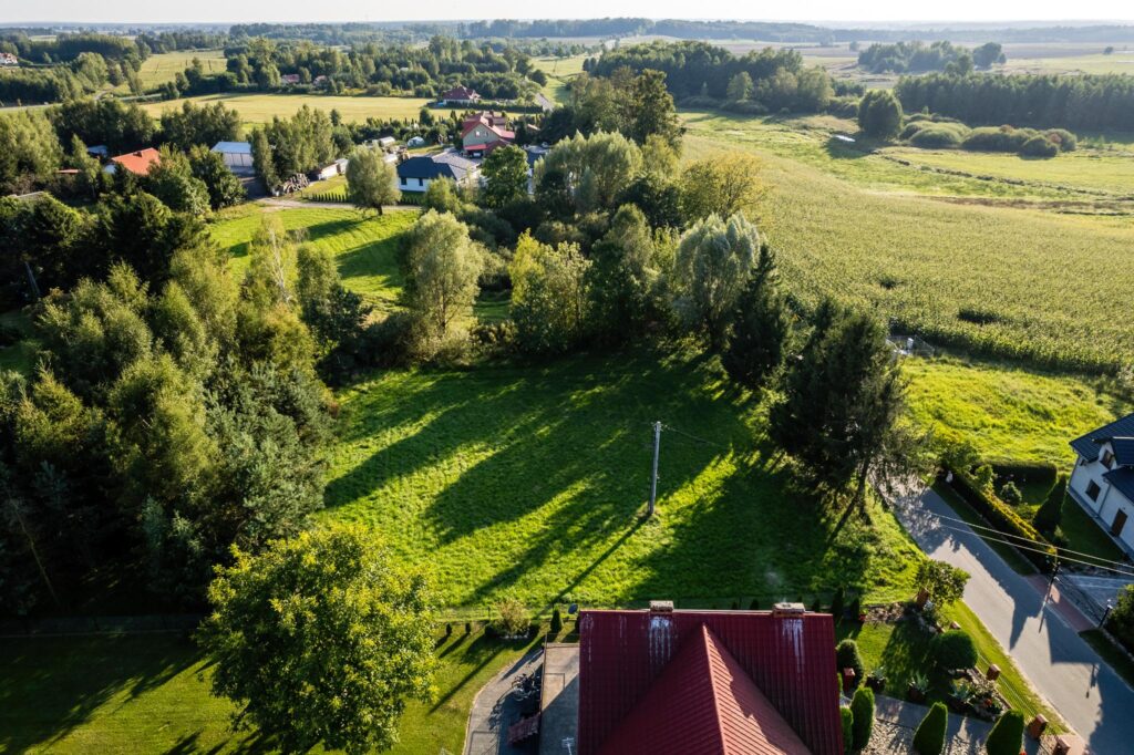Działka budowlana z uzbrojeniem na sprzedaż - zdjęcie 5