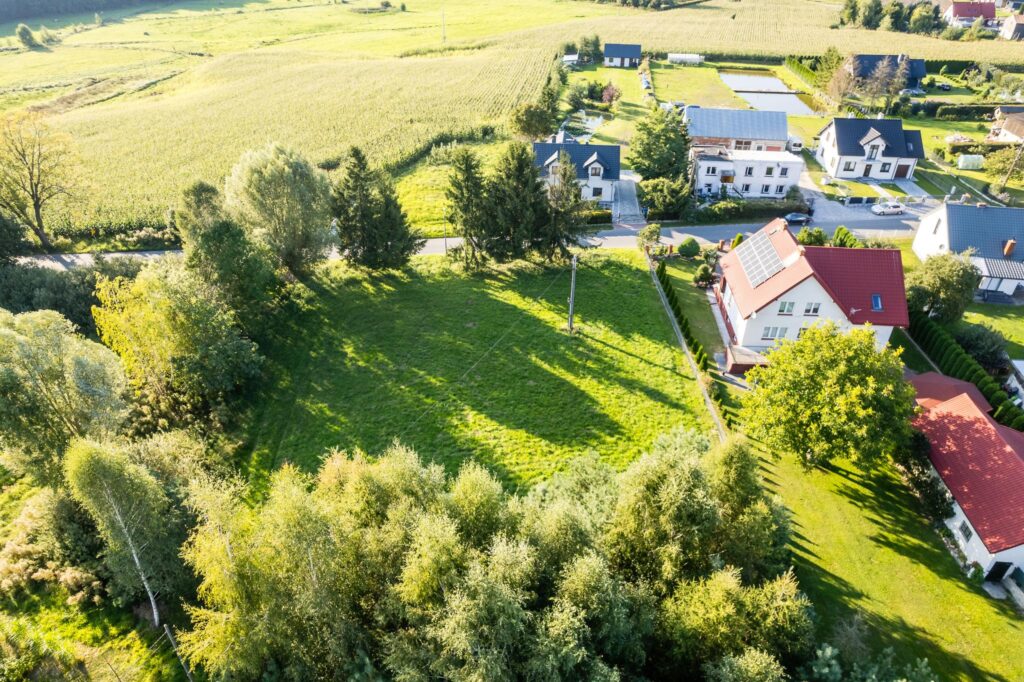Działka budowlana z uzbrojeniem na sprzedaż - zdjęcie 7