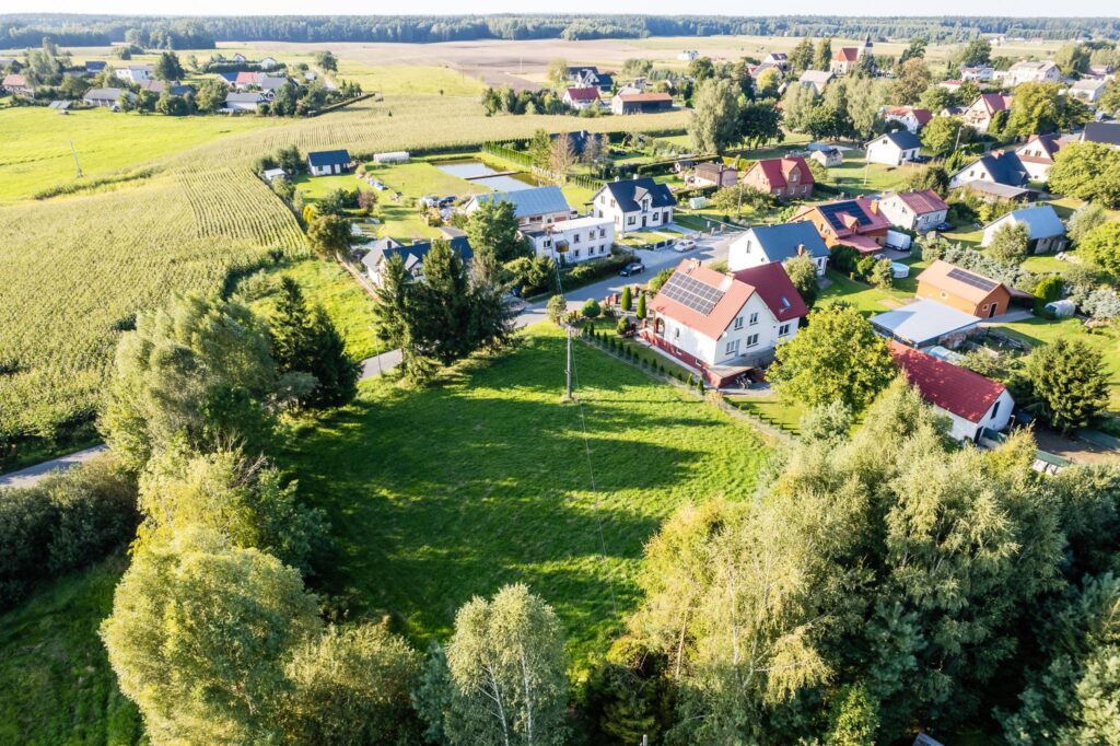 Działka budowlana z uzbrojeniem na sprzedaż - zdjęcie 8