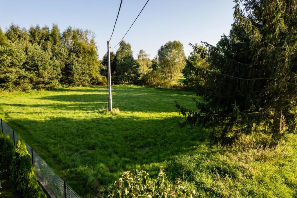 Działka budowlana z uzbrojeniem na sprzedaż - zdjęcie 13