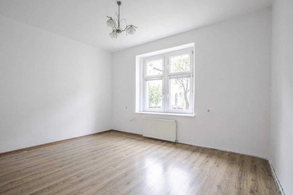 Dwupokojowe mieszkanie na parterze - zdjęcie 2