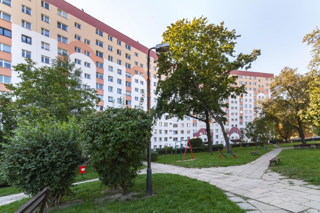 Na sprzedaż dwupokojowe mieszkanie do odświeżenia. - zdjęcie 12