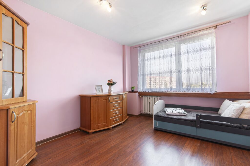 Na sprzedaż dwupokojowe mieszkanie do odświeżenia. - zdjęcie 4