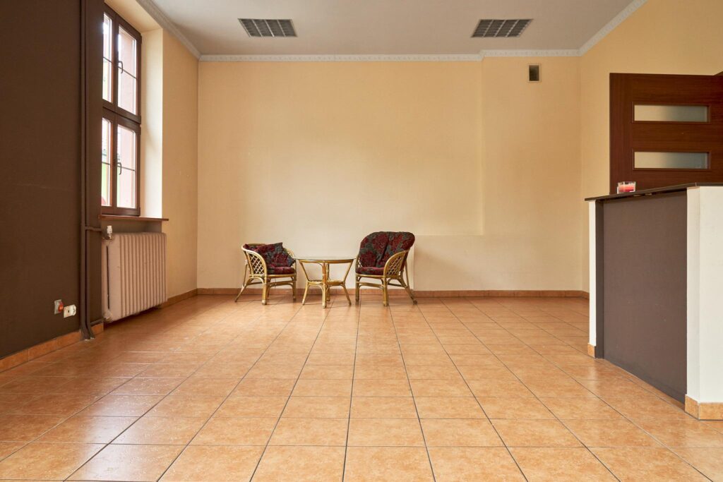 Atrakcyjny lokal w centrum Mrągowa - zdjęcie 2