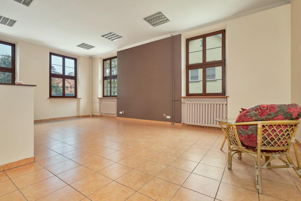 Atrakcyjny lokal w centrum Mrągowa - zdjęcie 1