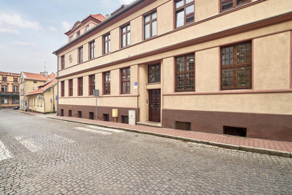 Duży lokal z potencjałem w centrum miasta Mrągowa - zdjęcie 16