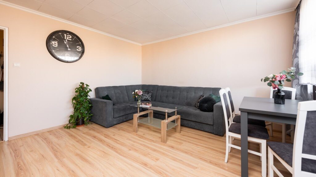 Przestronne mieszkanie 65m2 z balkonem i piwnicą - zdjęcie 3