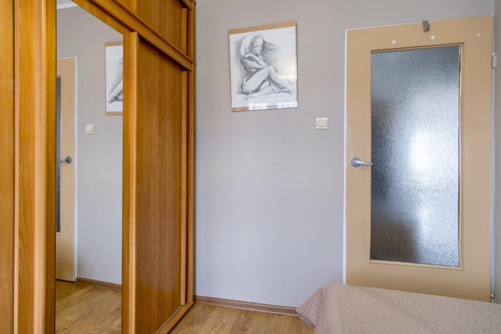 Jasne mieszkanie 3 pokojowe z balkonem - zdjęcie 9