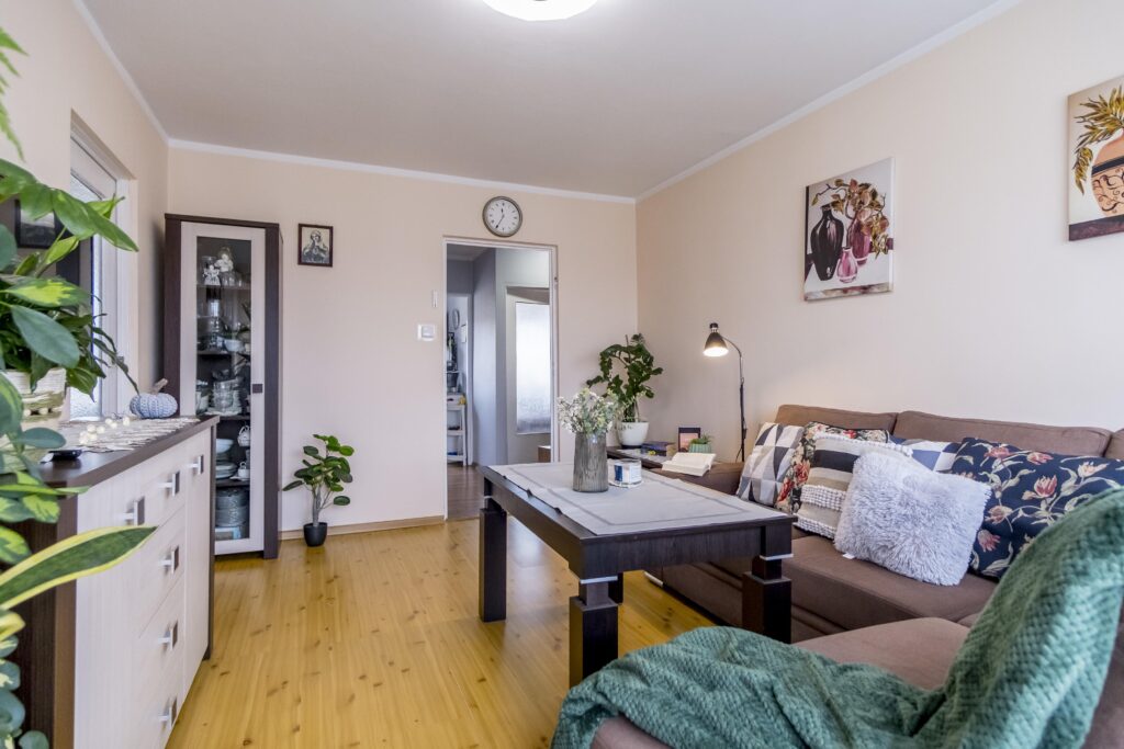 Jasne mieszkanie 3 pokojowe z balkonem - zdjęcie 2