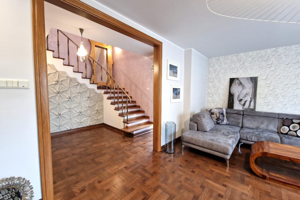 Dom w centrum Łukowa dla rodziny lub pod usługi - zdjęcie 4