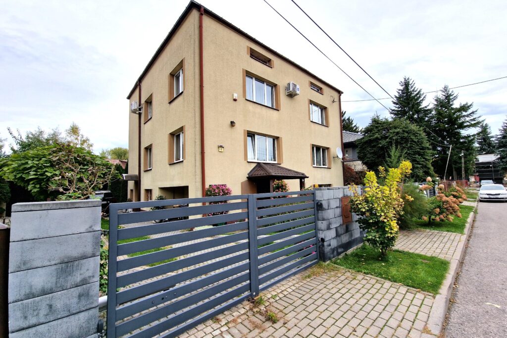 Dom w centrum Łukowa dla rodziny lub pod usługi - zdjęcie 9