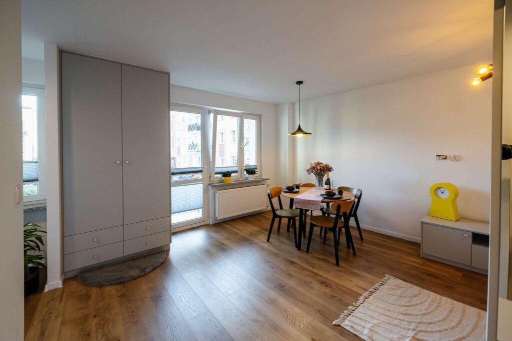 Mieszkanie na sprzedaż pierwsze piętro - zdjęcie 2