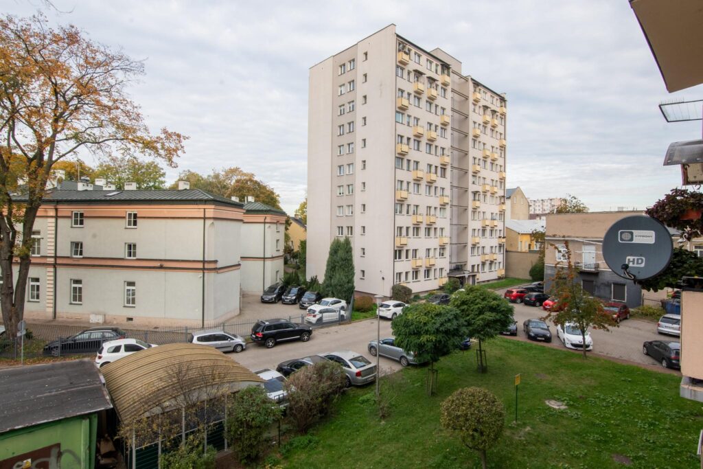 Do remontu 3- pokojowe mieszkanie w Centrum miasta - zdjęcie 34