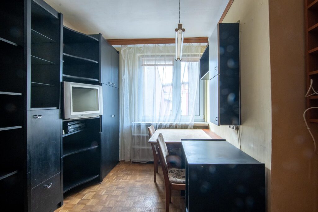 Do remontu 3- pokojowe mieszkanie w Centrum miasta - zdjęcie 4