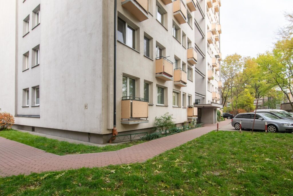 Do remontu 3- pokojowe mieszkanie w Centrum miasta - zdjęcie 35