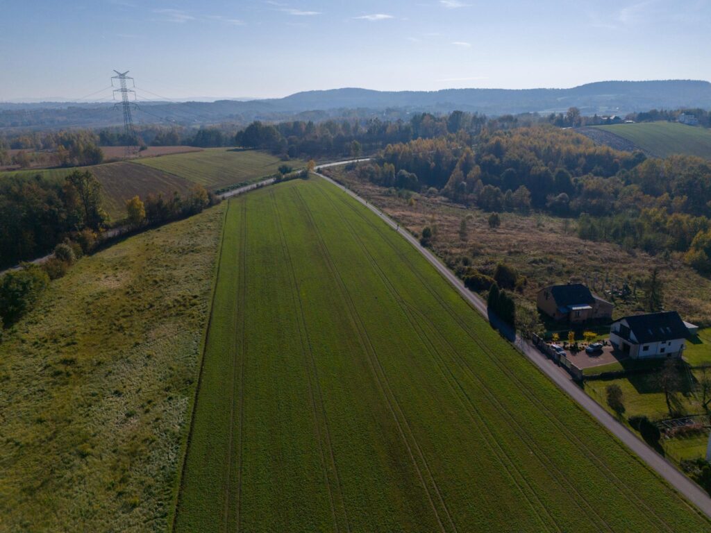 Działka pod zabudowę mieszkaniowo-usługową - zdjęcie 7