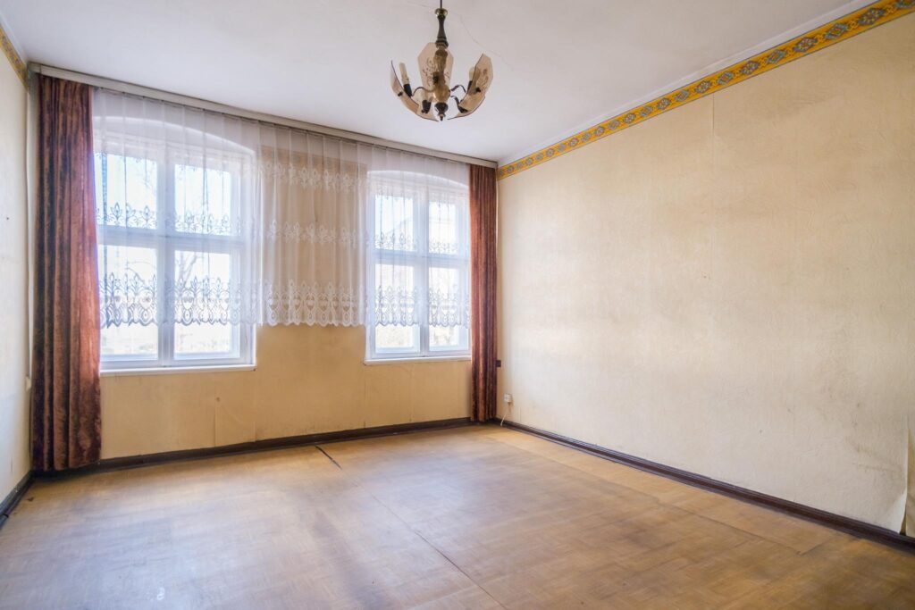 Przestronne mieszkanie z potencjałem - zdjęcie 5