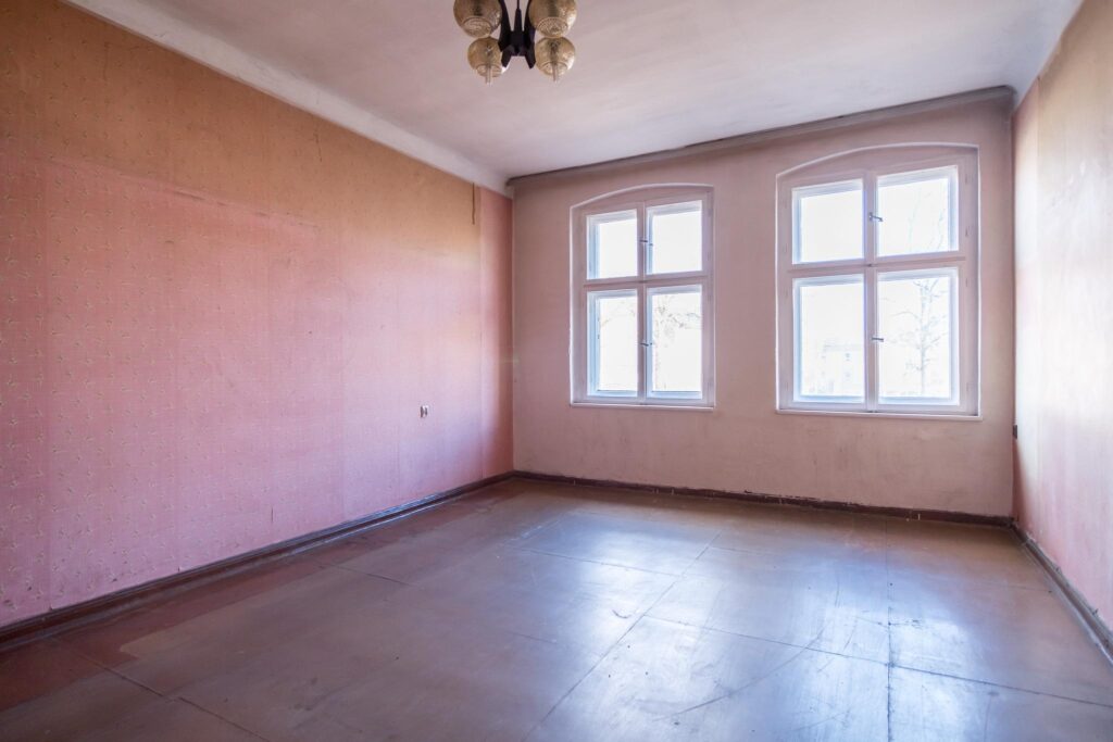 Przestronne mieszkanie z potencjałem - zdjęcie 17