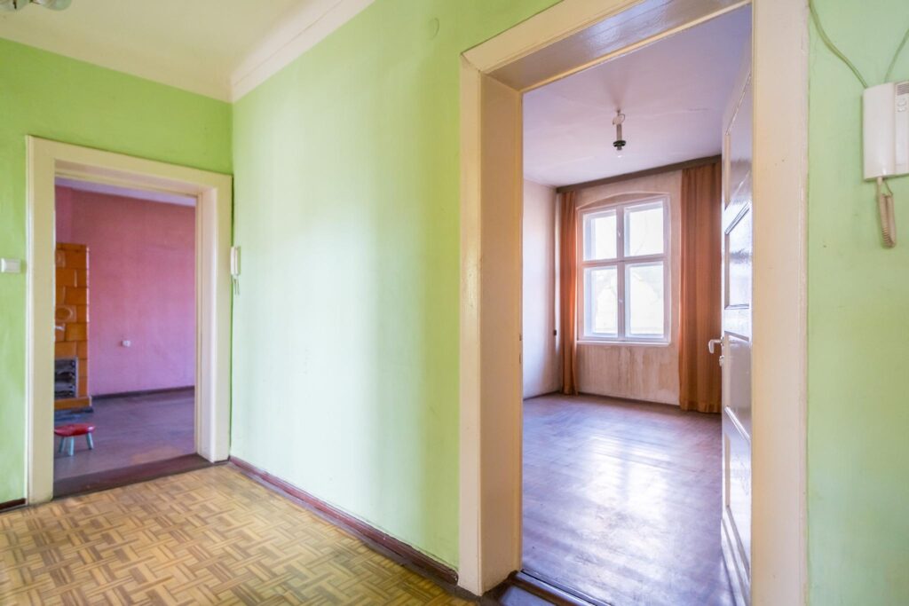 Przestronne mieszkanie z potencjałem - zdjęcie 12