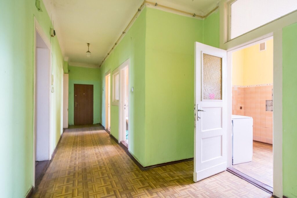 Przestronne mieszkanie z potencjałem - zdjęcie 22