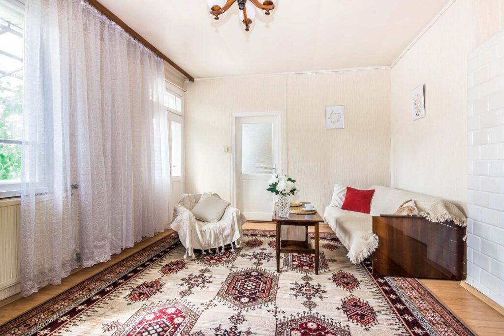 Klimatyczny, drewniany dom  w centrum Tykocina - zdjęcie 4