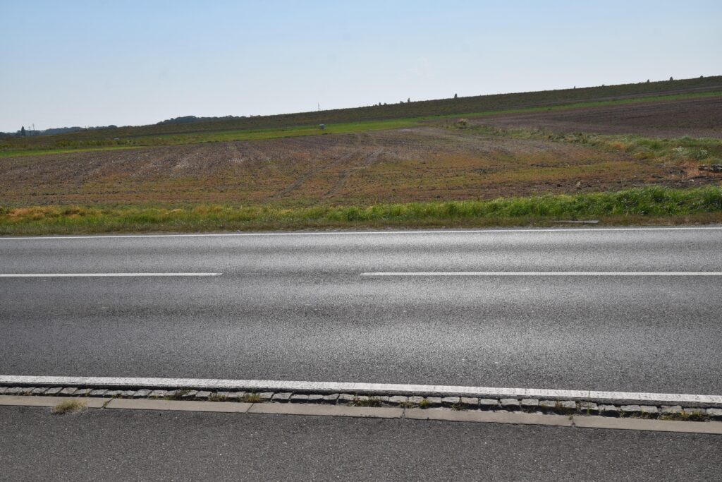 Okazja 0,61 ha pod  osiedle domów jednorodzinnych - zdjęcie 3