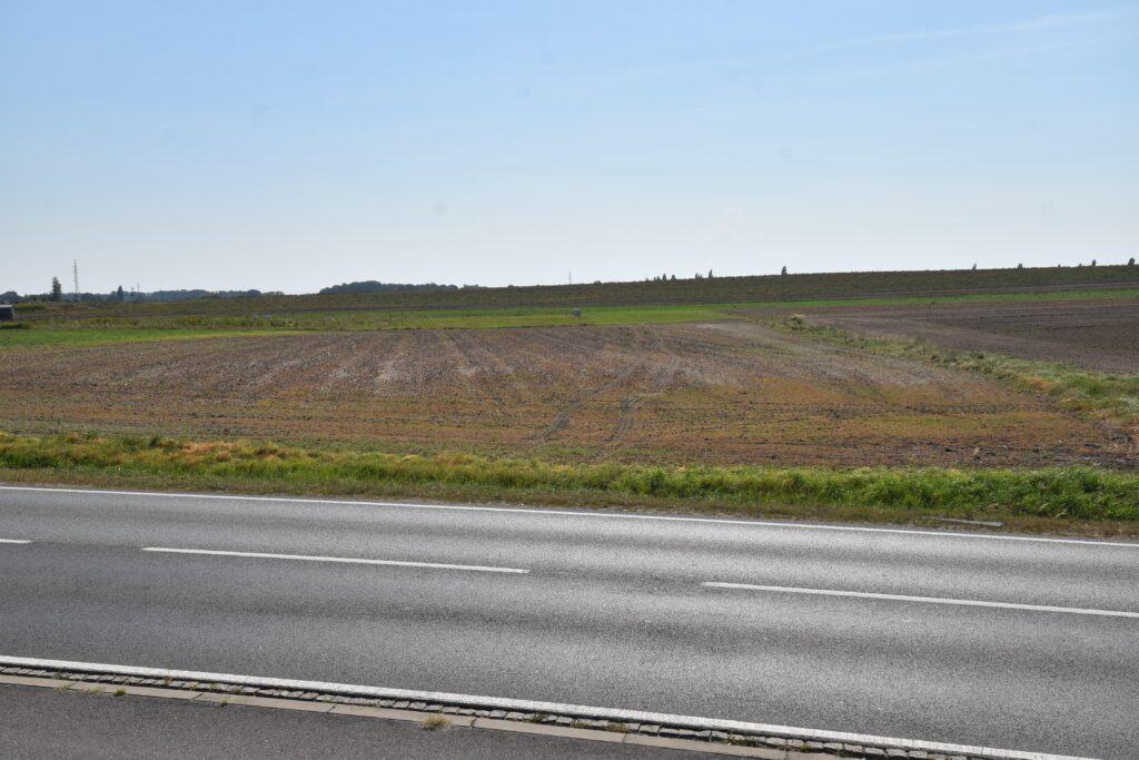 Okazja 0,61 ha pod  osiedle domów jednorodzinnych - zdjęcie 4