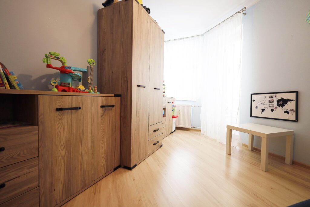 Dwustronne mieszkanie 3-pok. z kominkiem w centrum - zdjęcie 5